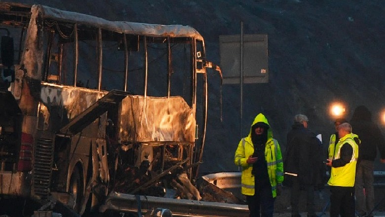 Tragjedia në Bullgari/ Detaje të reja nga ekspertiza: Një aksident më parë kishte dëmtuar barrierat e autostradës, në zonë mungon sinjalistika e duhur