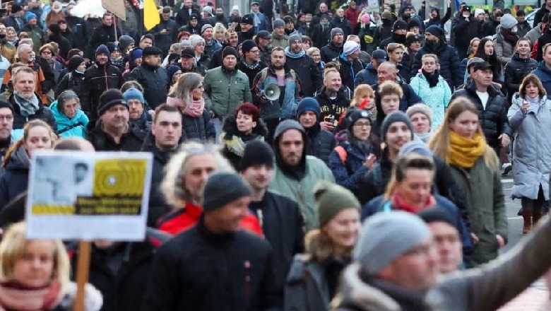 Protesta kundër masave anti-COVID në Gjermani, Paris, Torino e Bejrut! Rekord infektimesh në Britaninë e Madhe