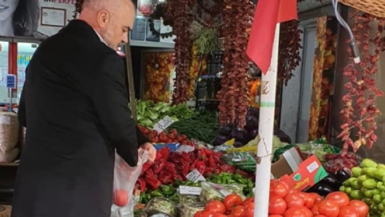 Grumbulluesit miliona euro borxhe fermerëve, nuk zbatojnë fiskalizimin! Braçe: Pyeteni Ramën a mori faturë për domatet që bleu