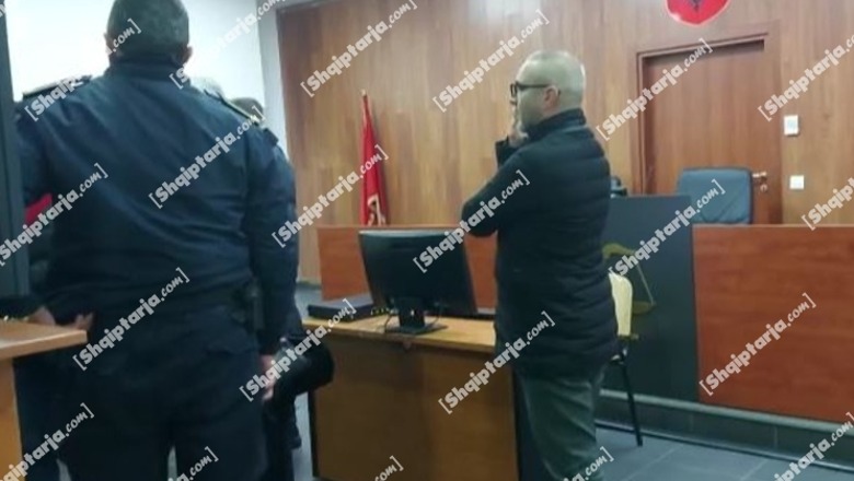 Pas 3 ditësh në qeli, Saimir Tahiri takoi sot bashkëshorten, i pranishëm edhe avokati