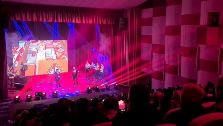 Pas 2 dekadash rikthehet jeta kulturore në Krujë (VIDEO)