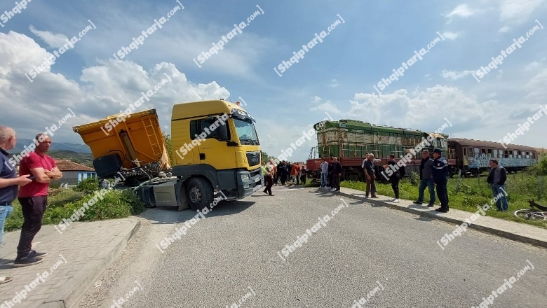 Në ditën e parë të rikthimit të linjës Vorë - Shkodër, treni përplas trajlerin (VIDEO)