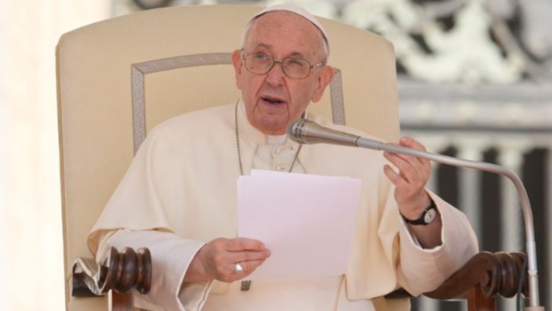 Sulmi në një shkollë në Teksas, Papa Françesku: Më është thyer zemra, duhen kontrolle më të forta të armëve