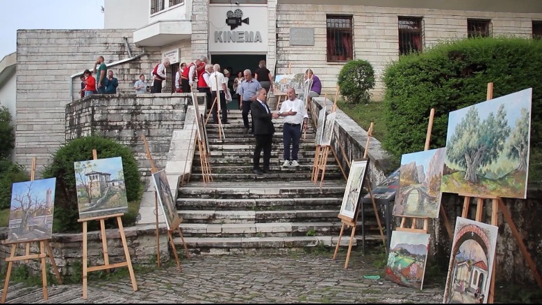 ‘Qytete me kala’, kultura elbasanase zbret në Gjirokastër! Edicioni i dytë sjell folklor e spektakël (VIDEO)