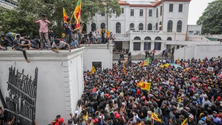 Kur mat hijen e muzgut me protestat e Sri Lankës