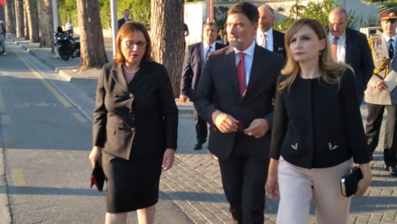 Ceremonia e dorëzimit të detyrës së presidentit, kush janë disa nga deputetët e opozitës të pranishëm në Presidencë