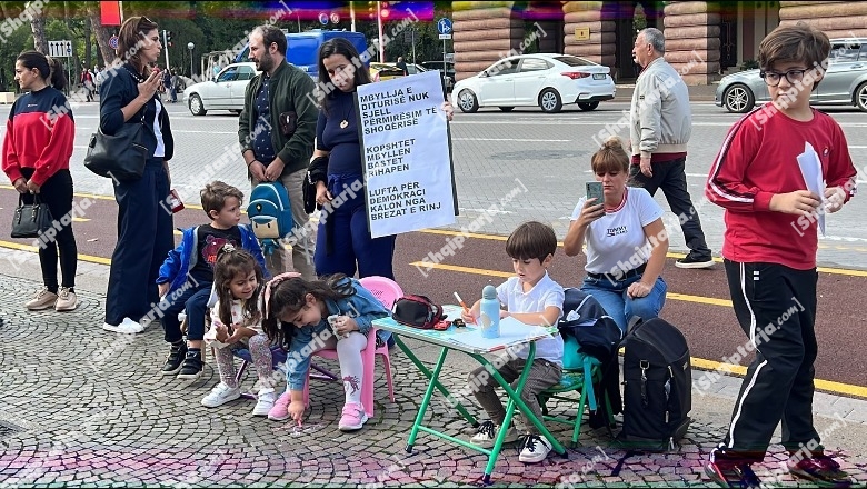 Kërkuan anulimin e vendimit të qeverisë për mbylljen e kopshtit ‘Zubeyde Hanim’, Gjykata Administrative rrëzon kërkesën e prindërve