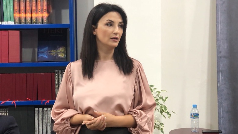 ‘Tetori i Letërsisë’ mbledh intelektualë në aktivitetin dedikuar shkrimtares Majlinda Rama! Studiuesit: Emër që tejkalon lexuesin fierak