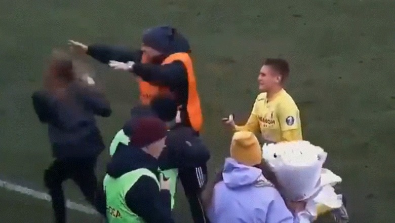 VIDEO/ Shënoi gol dhe shkoi t'i propozonte të dashurës për martesë, siguria e stadiumit largon vajzën! Plas sherri me futbollistin