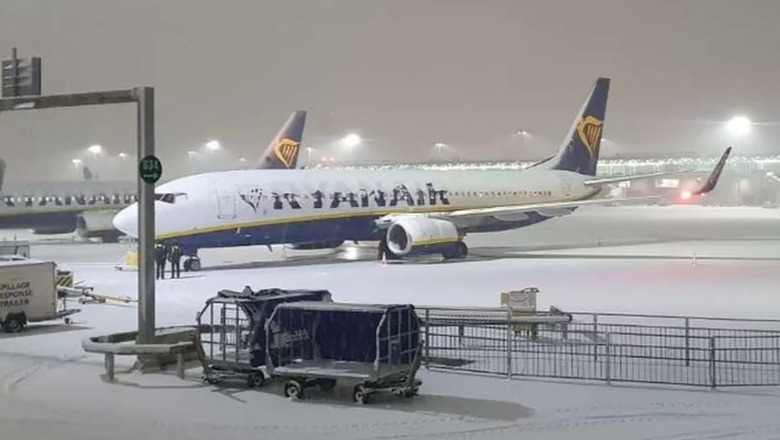 Moti i keq në Britaninë e Madhe! Bora mbyll aeroportin, anulohen disa fluturime