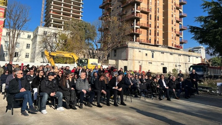 Nga Robert Ndrenika e Tinka Kurti, kush janë aktorët që marrin pjesë në ceremoninë e nisjes së punimeve për ndërtimin e Teatrit të Ri