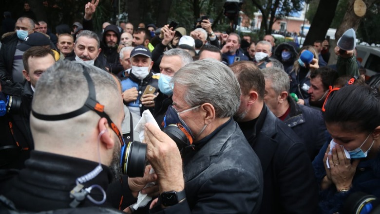 Nga protesta e dhunshme e Berishës te 6 dhjetori, viti i vështirë brenda PD-së! Në zgjedhje të ndarë, dy kampet ende larg bashkimit