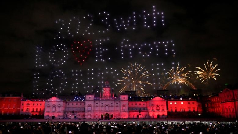 Festime përmes fotosh, si u prit nata e ndërrimit të viteve në botë