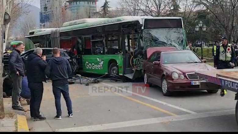 Aksidenti masiv në Tiranë, dyshohet se u shkaktua nga shpejtësia dhe gjendja teknike e autobusit