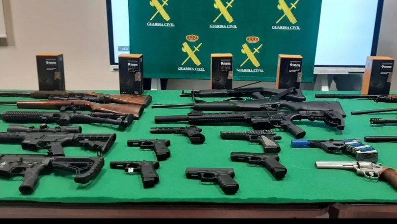 FOTO/ Operacion i Europol, arrestohen 22 trafikantë armësh zjarri në të gjithë Evropën