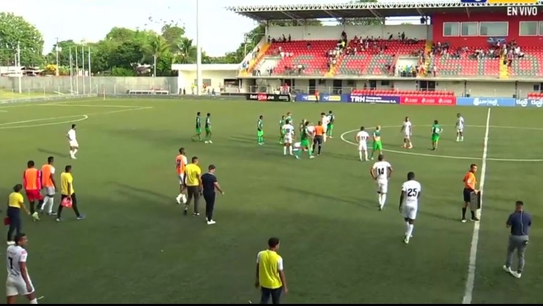 Tërmeti 6.9 ballë ndërpret ndeshjen në Panama, momente paniku mes futbollistëve dhe tifozëve (VIDEO)