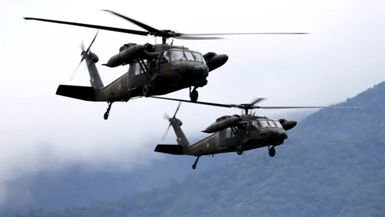  Japonia vijon kërkimet për helikopterin ushtarak të zhdukur me 10 persona në bord, gjenden pjesë nga helikopteri por jo trupat