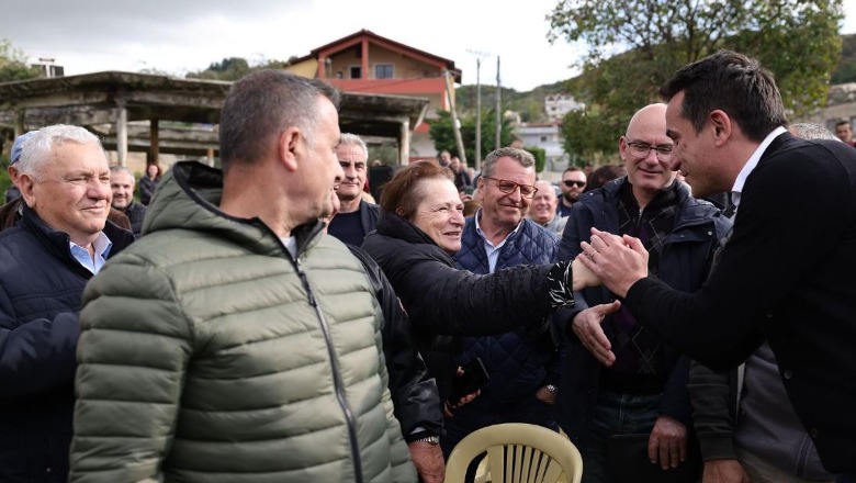 Veliaj me banorët e Kombinatit: Sot qyteti është më i pastër, reja me kancerin nga Sharra nuk endet më mbi Tiranë