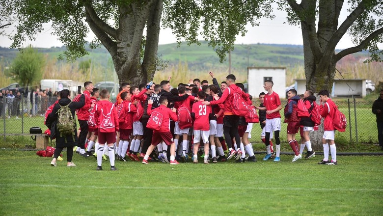 Shqipëria triumfon në turneun ballkanik të fubollit ‘Salonica Soccer Cup’, fiton kupën e vendit të parë