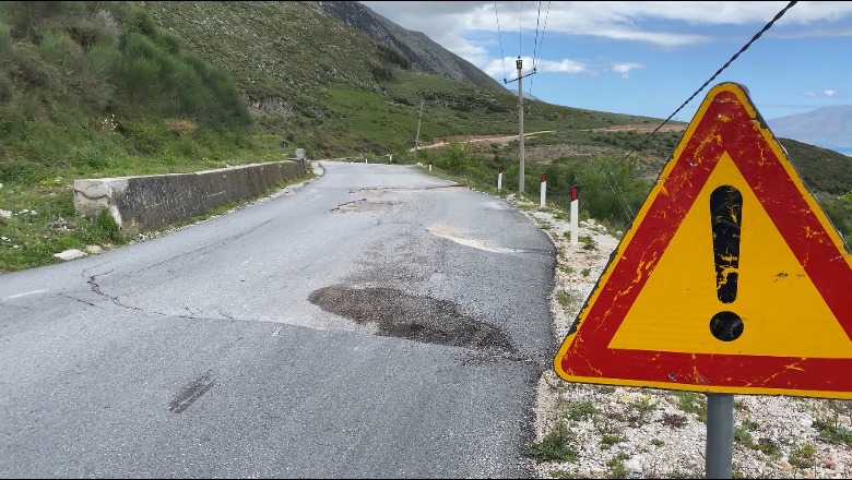 Rrëshqitja e tokës, çahet asfalti në rrugën e Llogarasë! Rrezik për aksidente, asnjë ndërhyrje nga ARRSH