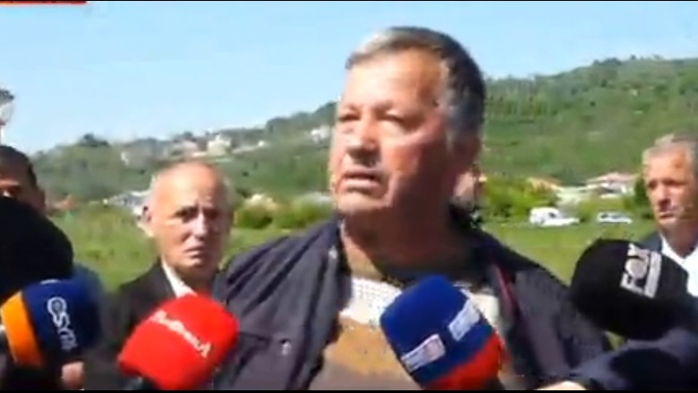 Projekti Thumanë-Kashar u prek pronat, banorët e Bërxullës në protestë bllokojnë njërin kah të rrugës së Rinasit: Vjedhje galopante, shteti të mos heshtë