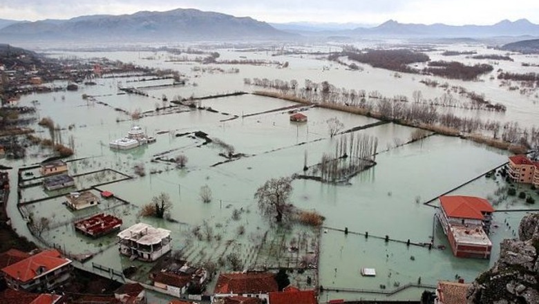 Shqipëria përpara dhe e ardhmja e rrezikshme që i vjen pas