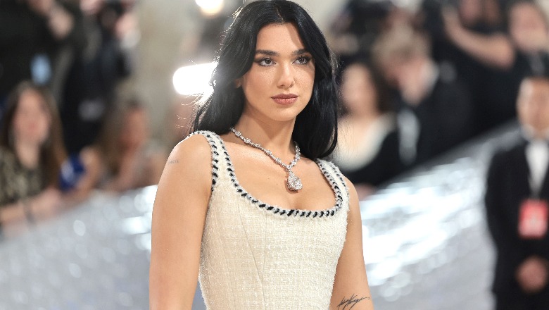 Akuzohet se përdori një regjistrim pa lejen e autorit në hitin “Levitating”, Dua Lipa paditet sërish! Muzikanti mund t’i marrë 20 mln dollarë