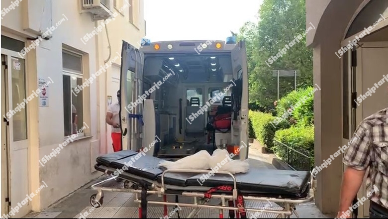 Rrezikoi të mbytet në plazhin e Tales në Lezhë, pushuesit shpëtojnë 18 vjeçarin! I riu transportohet në spital