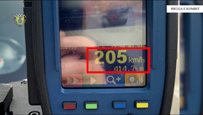 Me 205 km/ orë në Rrugën e Kombit! 'Alert' në tunelin e Kalimashit, gjobiten 135 shqiptarë të Kosovës, u pezulluan 9 patenta