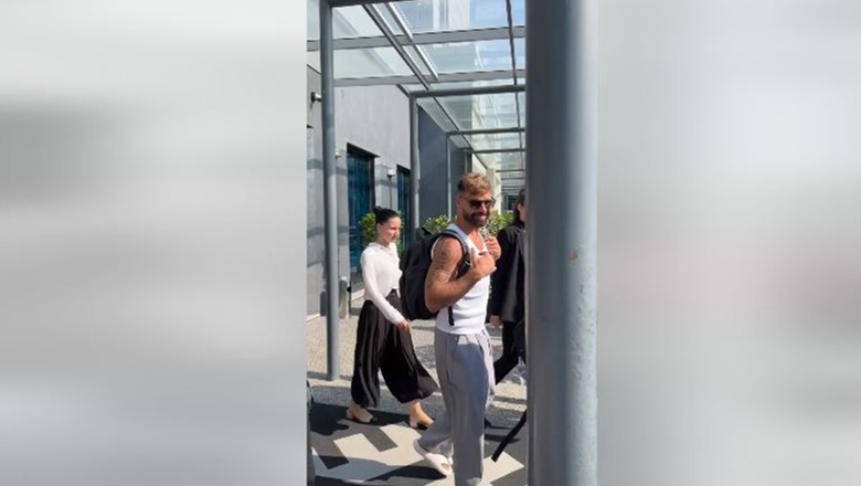 ‘Livin’la vida loca’, Ylli i muzikës Ricky Martin mbërrin në Tiranë 2 ditë para koncertit (VIDEO)