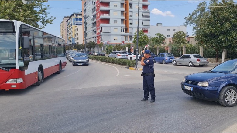 ‘Blindohet’ ByPassi i Fierit, kontrolle me radar! Shpejtësia e lartë dhe telefoni, 2457 gjoba për 15 ditë