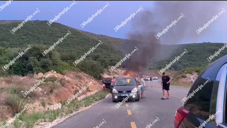 Përfshihet nga flakët një makinë në By Pass-in e Vlorës