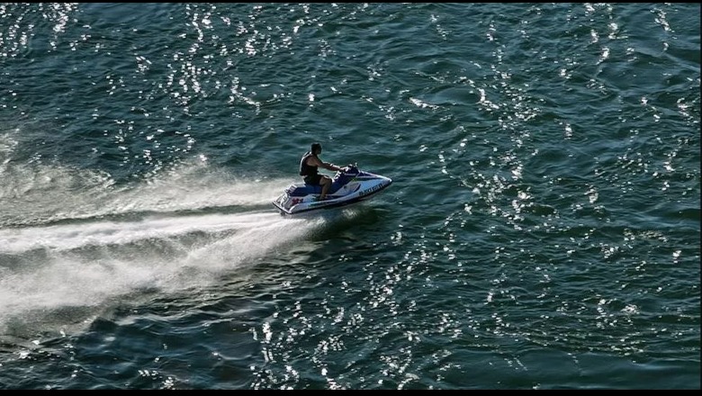 Po udhëtonin me jet-ski, vriten me armë zjarri nga roja bregdetare dy turistë në brigjet e Algjerisë