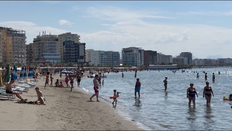 Qytetarët e Kosovës nuk e braktisin Shëngjinin as në shtator