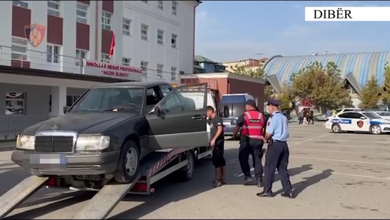 Parkoi brenda oborrit të një shkolle të mesme, ndëshkohet me gjobë shoferi në Peshkopi