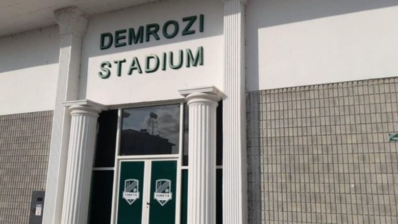 FOTOLAJM/ ‘Demrozi apo Arena Egnatia’? Tifozët në dyshime për emrin e stadiumit të Rrogozhinës