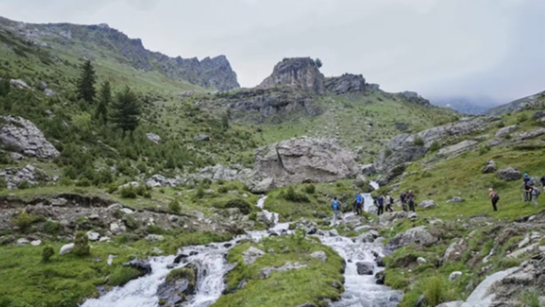 Alpet shqiptare renditen mes 13 destinacioneve më të mira për të bërë ski në Europë