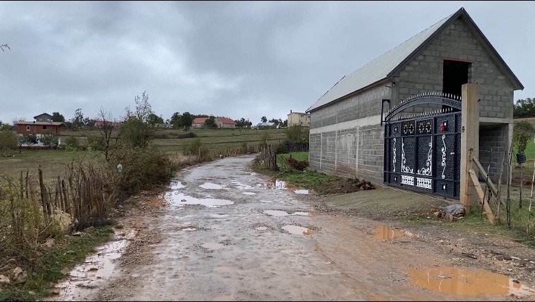 Dimri po afron, fshatrat e Kukësit ‘në mëshirë të fatit’! Banorët: Gjatë muajve të ftohtë izolohemi, rrugët bëhen të pakalueshme! Sfidë për të moshuarit