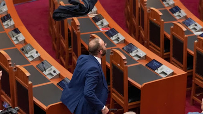 Nuk mundet Rama vetëm duke bërtitur në Parlament jo, jo, jo, jo…