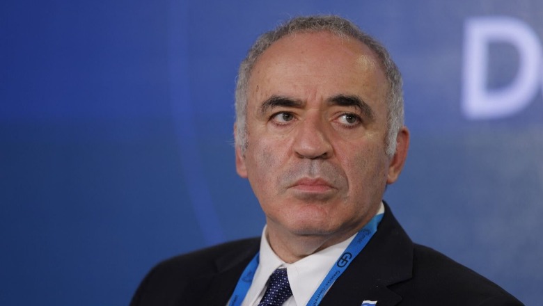 Rusia e fut në listën e “terroristëve” kritikun e Kremlinit, Garry Kasparov