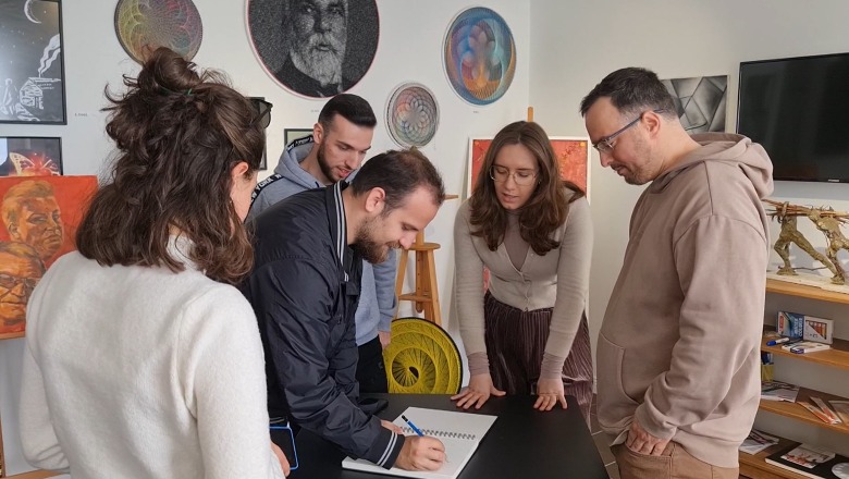 Art në apartamentin e konfiskuar të Adriatik Llallës, të rinjtë artistë gjejnë muzën nga dritarja e ish-kryeprokurorit