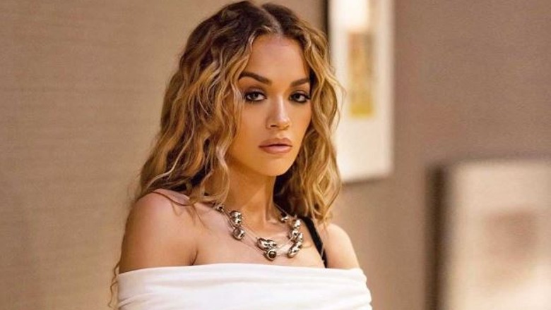 Rita Ora fshihet pas çantës 26 mijë euroshe, veprimi i këngëtares ndez debat në rrjet