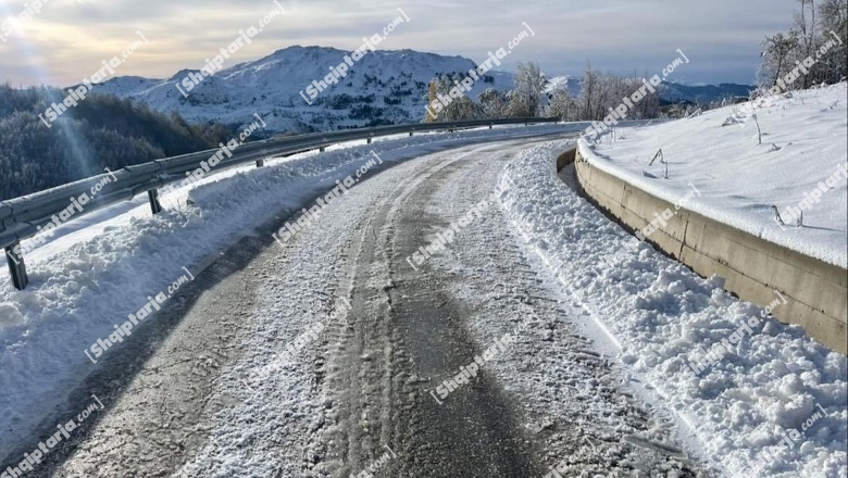 Bora në Korçë, e hapur rruga që të çon në fshatin Panarit