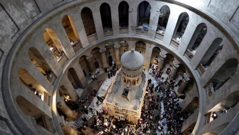 Mijëra pelegrinë në Jerusalem për ceremoninë e Zjarrit të Shenjtë, forcohen masat e sigurisë