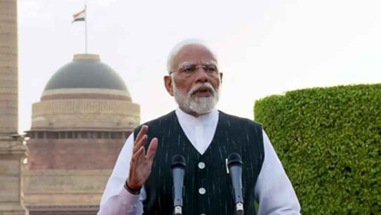 Narendra Modi betohet si kryeministër i Indisë për herë të tretë