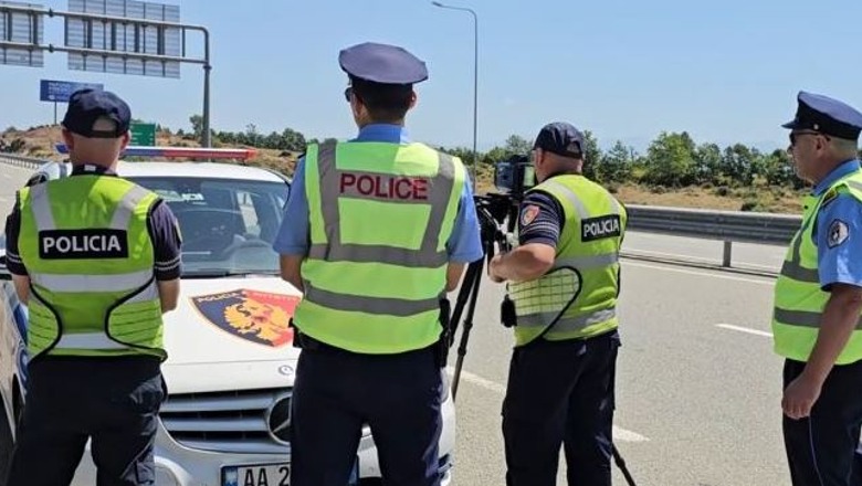 Merrnin nga 1000-2000 € në muaj sikur punonin me Frontex, AMP pezullon 19 policë në Korçë, mes tyre 2 ish drejtorë e 2 përfaqësues hotelesh