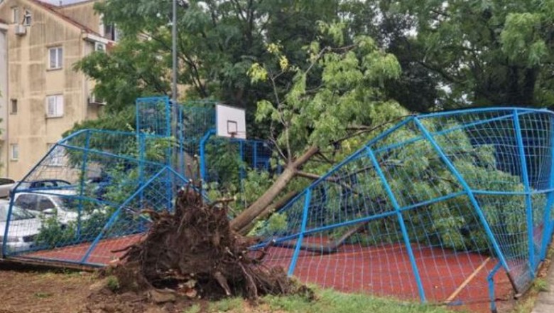 Mali i Zi goditet nga një stuhi e fuqishme, 2 persona humbin jetën