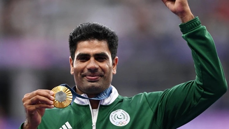 Paris 2024/ Fitoi medaljen e parë të artë për vendin e tij, në Pakistan e presin si hero