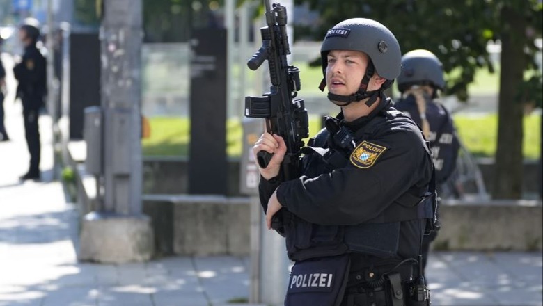 Gjermani/ Të shtëna me armë zjarri pranë konsullatës izraelite në Mynih! Policia vret 18- vjeçarin austriak! Njerëzit vrapojnë të tmerruar (VIDEO)