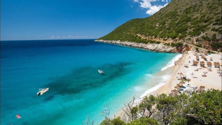 Media italiane 'TTi Viaggi': Gjithnjë e më shumë turistë zgjedhin Shqipërinë për pushime